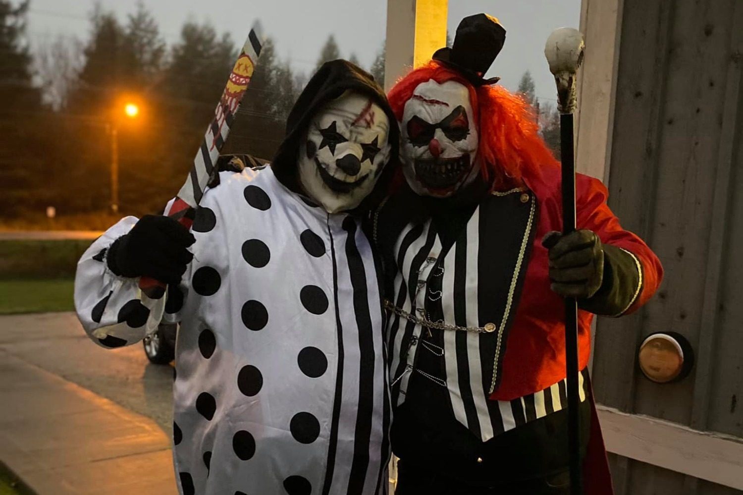 image of clows from haunt in the park